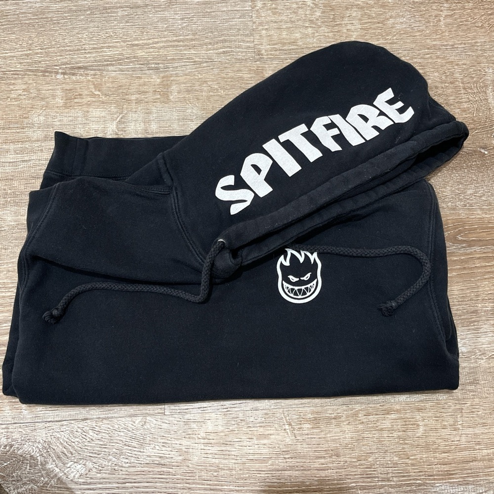 Black Spitfire hoodie with white accents #skater Size S (used)